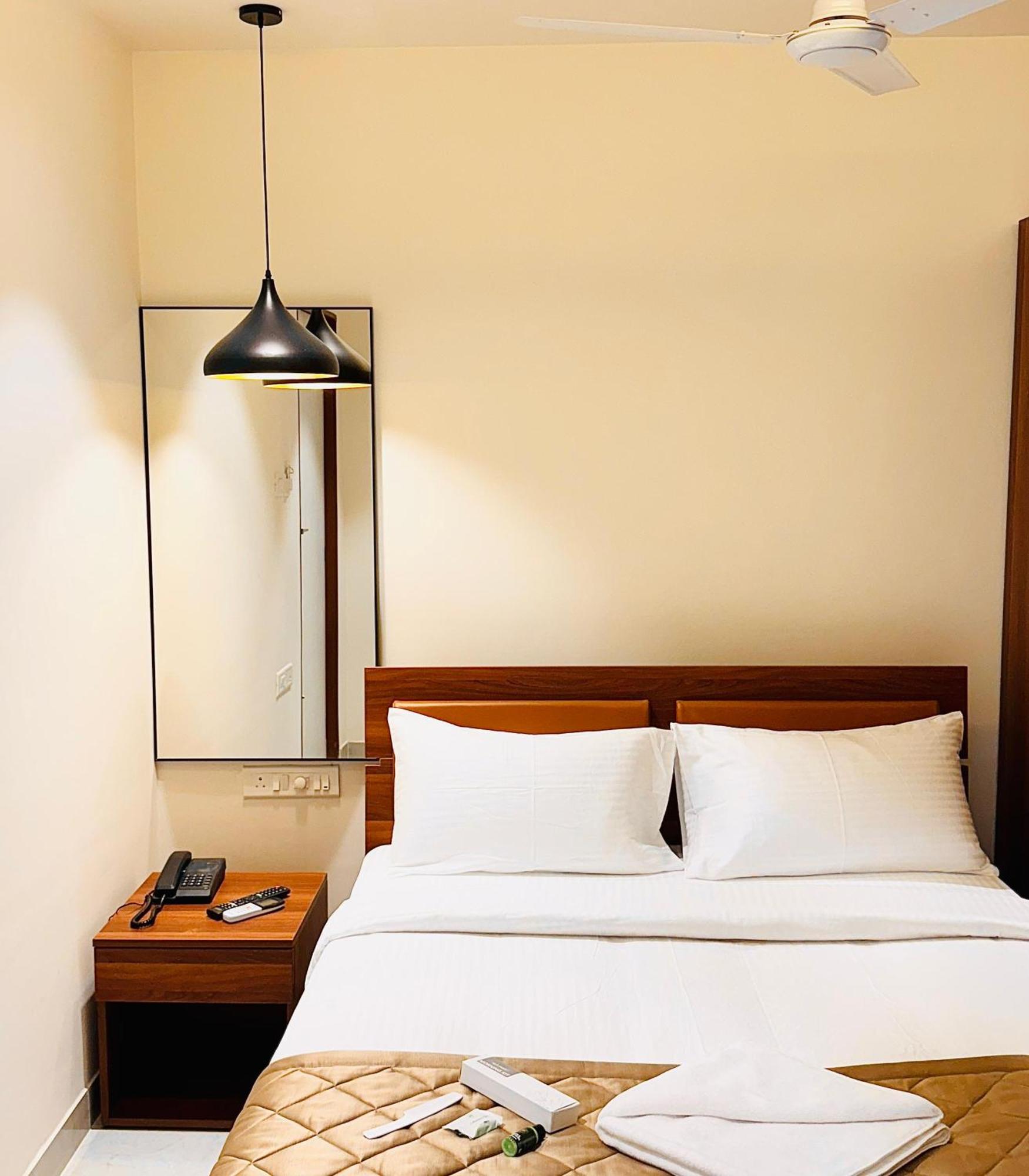Hotel Star Avenue - Indiranagar Bengaluru Kültér fotó